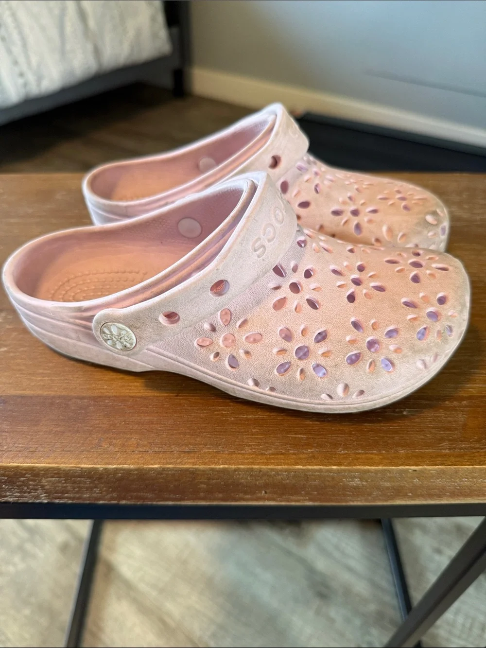 CROCS Kids Floral Cutout Clog in Pale Pink
